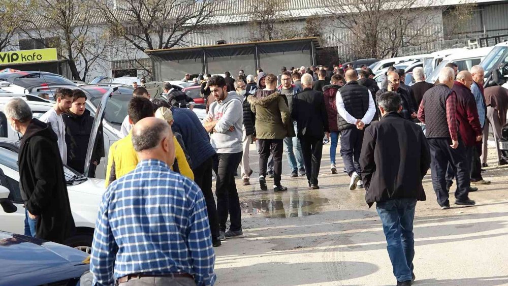 Bursa ikinci el oto pazarında hareket var