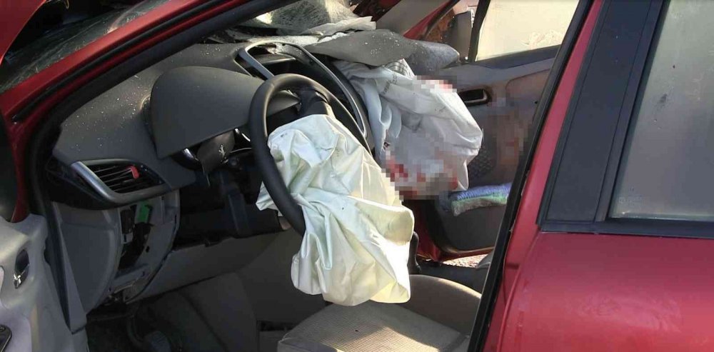 Konya - Aksaray yolunda kaza! Sütler yola saçıldı 2 yaralı