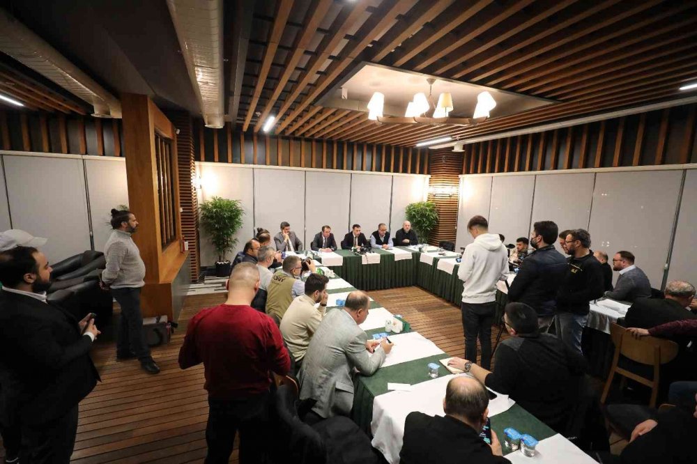 Özgökçen: Konyaspor sezonu iyi bir yerde bitirecek