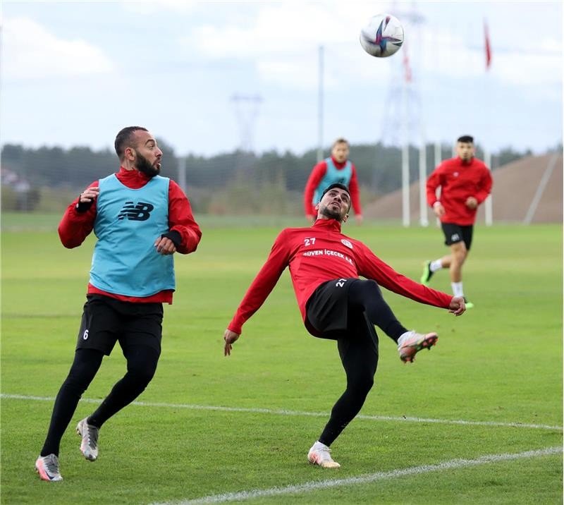 Antalyaspor'da Konyaspor maçı hazırlığı sürüyor