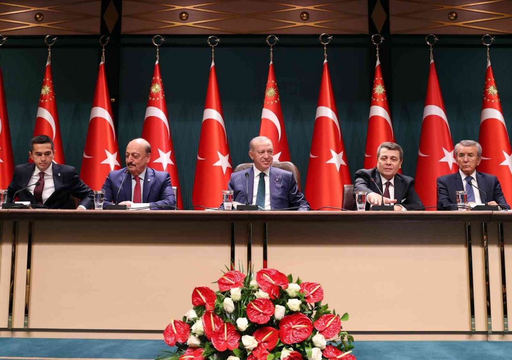 Cumhurbaşkanı Erdoğan 2022 yılı asgari ücret açıklaması! En alt rakam 4 bin 250 lira olacak
