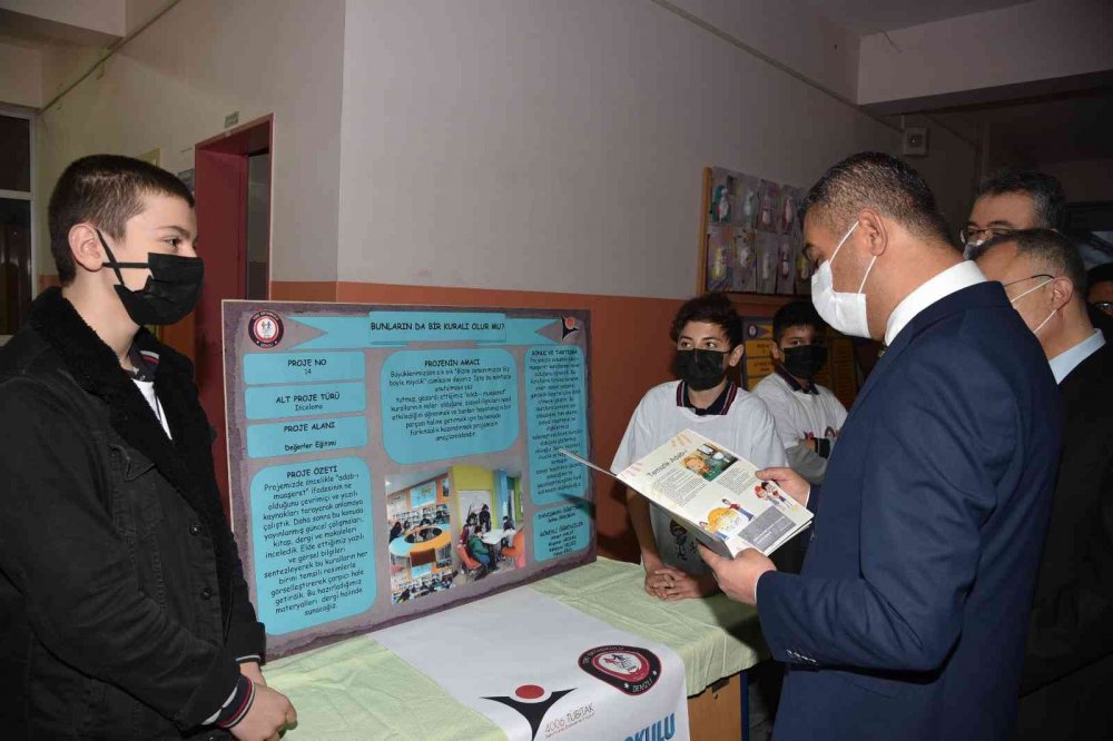 Denizli Pamukkale TOKİ Ortaokulu’nda 4006 Bilim Fuarı açıldı