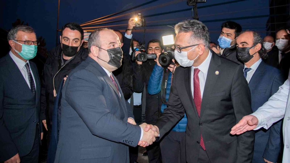 Bakan Varank: Selçuk Üniversitesi Küçük Hayvan Hastanesiyle gurur duydum