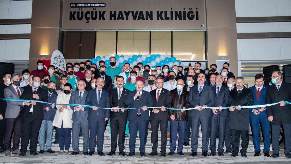 Bakan Varank: Selçuk Üniversitesi Küçük Hayvan Hastanesiyle gurur duydum