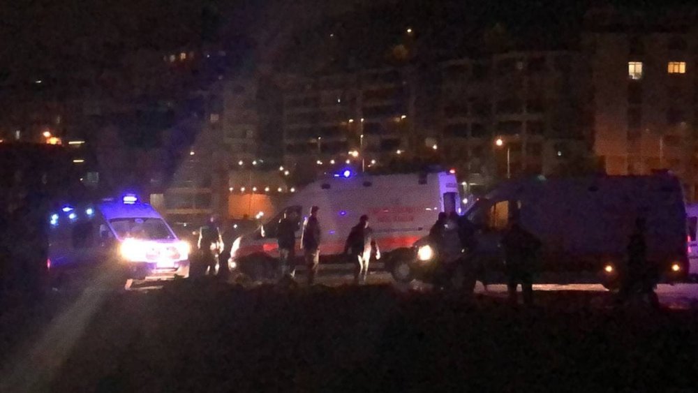 Gece vardiyası işçilerini taşıyan servis köprü inşaatına uçtu! 5 işçi yaralandı