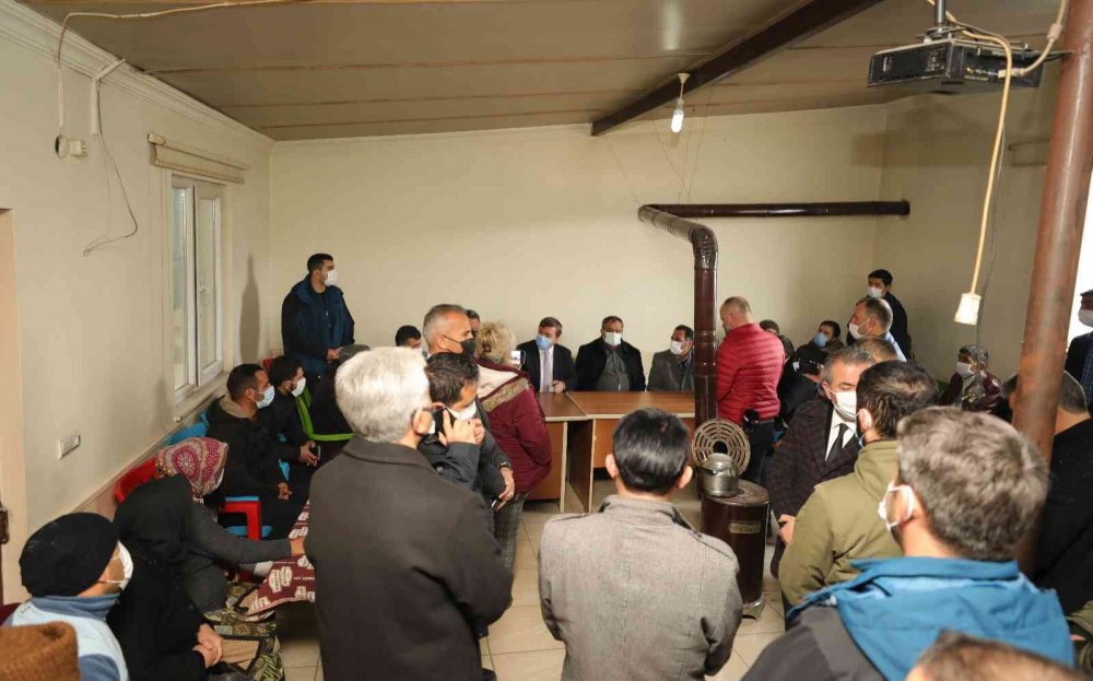 Günlerdir devam eden 'köpek yumurtaları yedi' kavgasını Vali Aydoğdu bitirdi