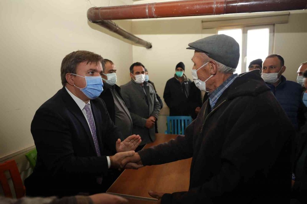 Günlerdir devam eden 'köpek yumurtaları yedi' kavgasını Vali Aydoğdu bitirdi