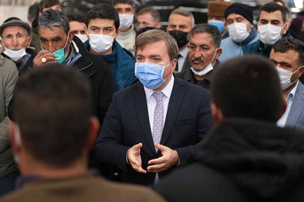 Günlerdir devam eden 'köpek yumurtaları yedi' kavgasını Vali Aydoğdu bitirdi