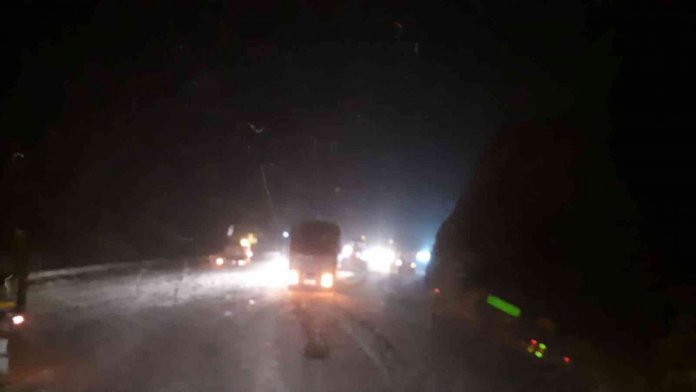 Konya-Antalya yolunda kar bastırdı! Alacabel bembeyaz