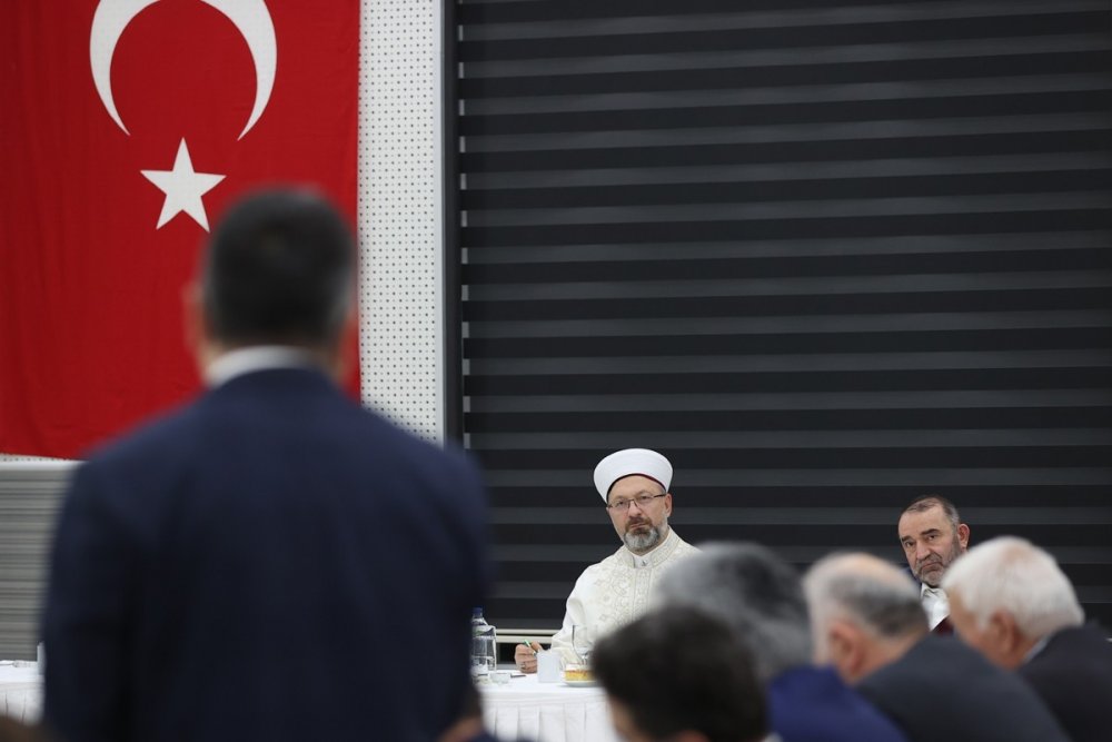 Diyanet İşleri Başkanı Erbaş'tan STK temsilcilerine iyilikte yardımlaşma çağrısı