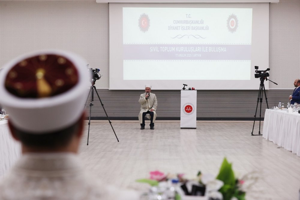 Diyanet İşleri Başkanı Erbaş'tan STK temsilcilerine iyilikte yardımlaşma çağrısı