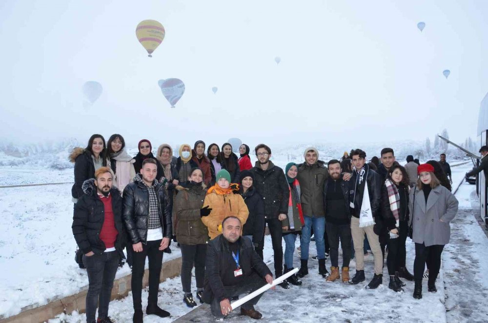 Kapadokya'da kartpostallık manzaralar! Peribacaları gelinlik giydi