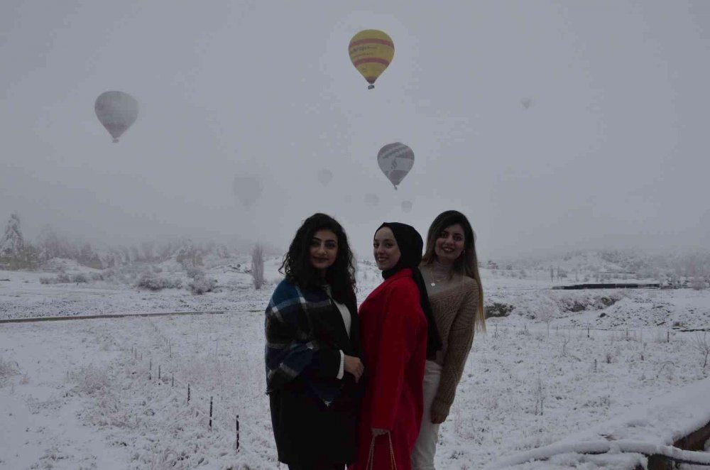 Kapadokya'da kartpostallık manzaralar! Peribacaları gelinlik giydi