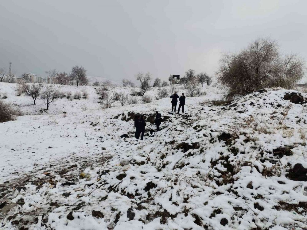 Kayseri'de boş arazide erkek cesedi bulundu