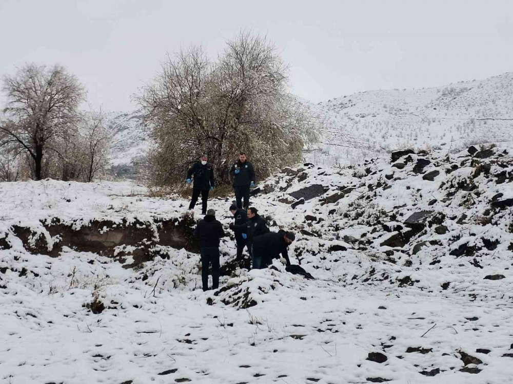 Kayseri'de boş arazide erkek cesedi bulundu