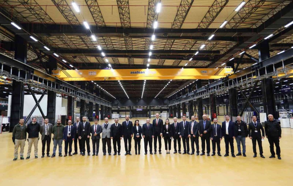 Bakan Varank Konya'da üretilen stabilize silahlı kule sistemini test etti