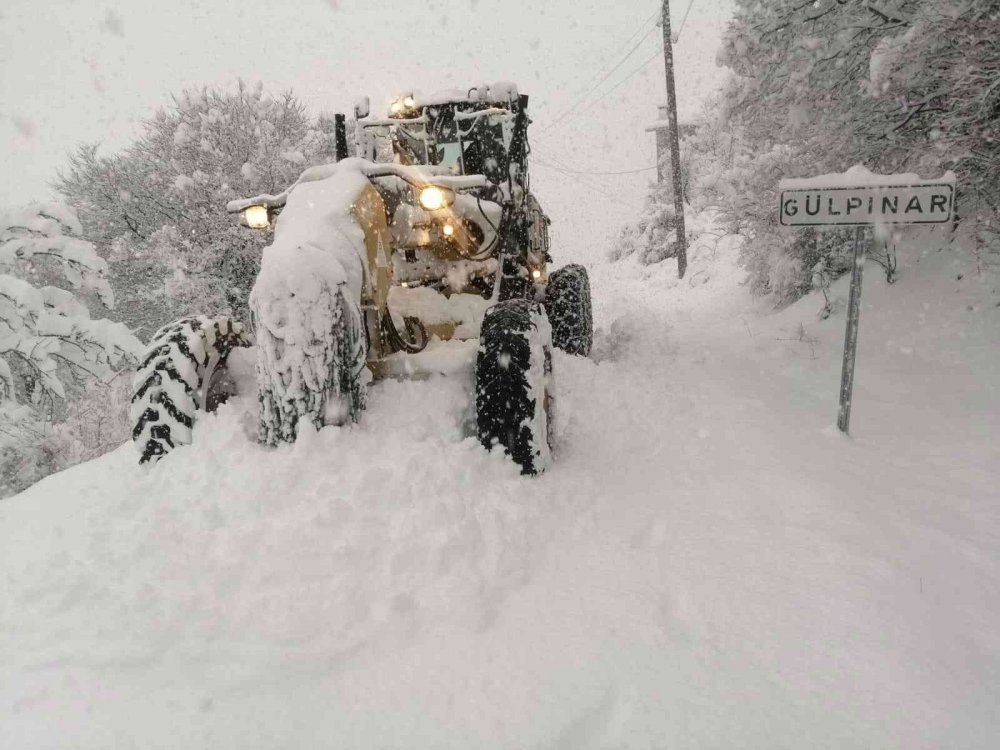 Konya'nın 31 ilçesinde yoğun kar mesaisi!