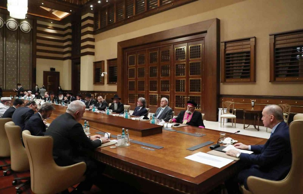 Hahamları kabul eden Cumhurbaşkanı Erdoğan: Türkiye-İsrail ilişkileri bölgemizin istikrarı ve güvenliği bakımından hayatidir