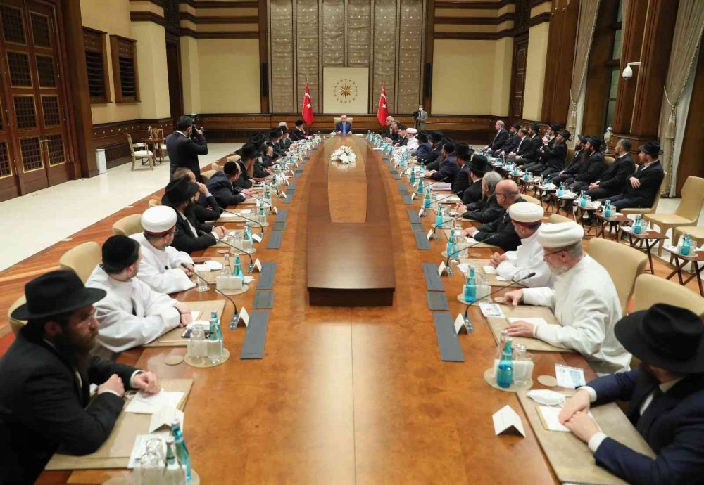 Hahamları kabul eden Cumhurbaşkanı Erdoğan: Türkiye-İsrail ilişkileri bölgemizin istikrarı ve güvenliği bakımından hayatidir
