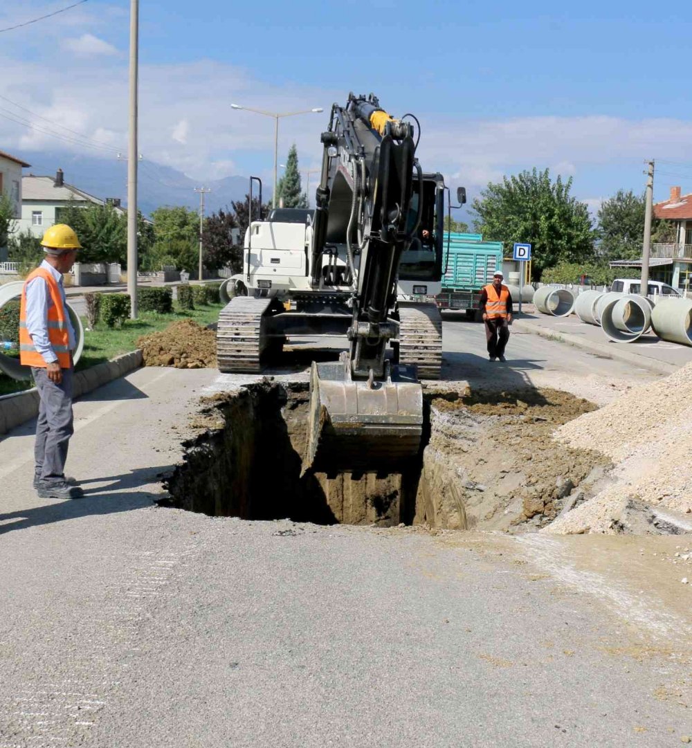 Konya'da bu yıl 380,4 kilometre yeni şebeke yapıldı