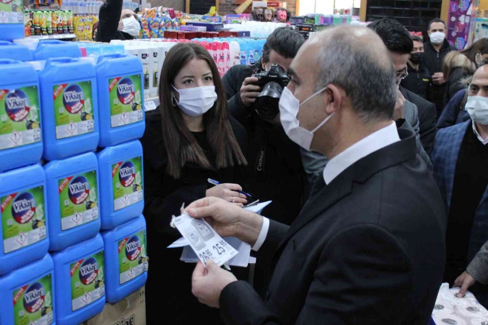 Bakanlık 81 ilde fahiş fiyat denetimlerini sıklaştırdı! Ürün başına en az 14 bin 860 lira ceza