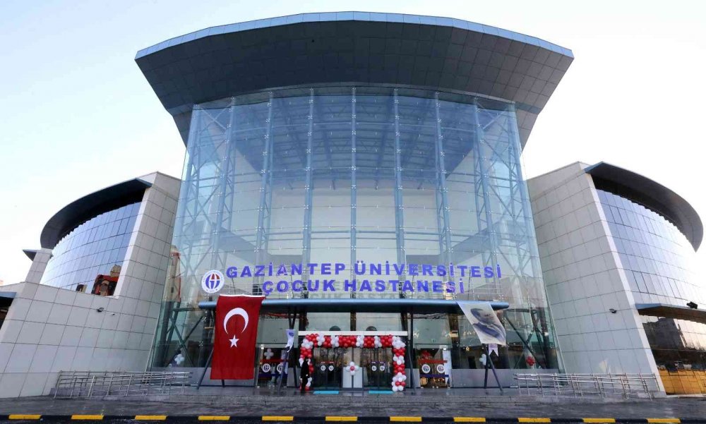 Cumhurbaşkanı Erdoğan GAÜN’de yapılan iki hastaneyi hizmete açtı