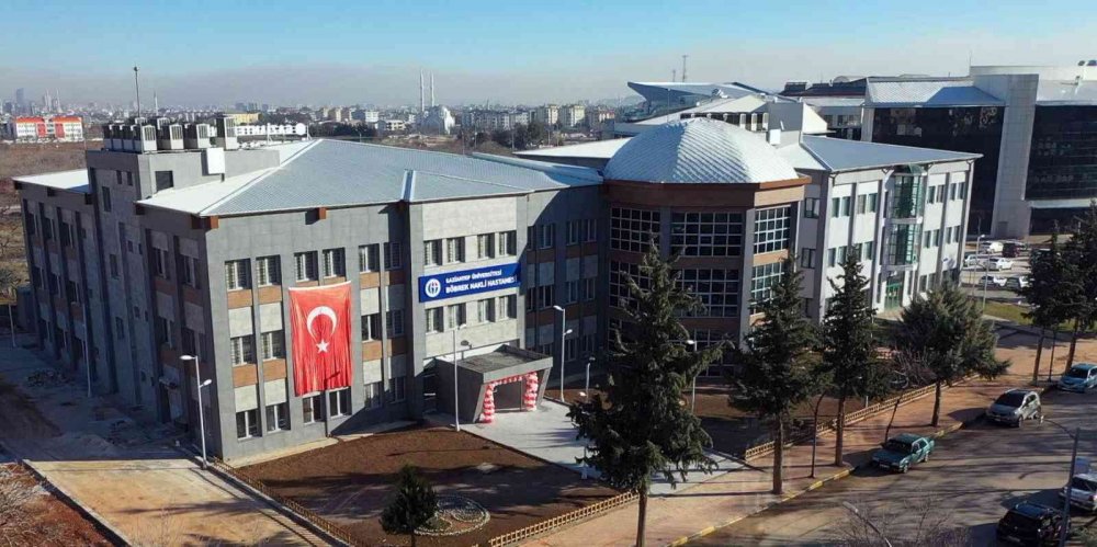 Cumhurbaşkanı Erdoğan GAÜN’de yapılan iki hastaneyi hizmete açtı