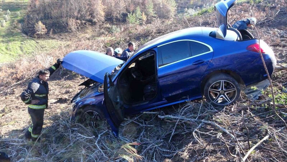 Fotoğraf merakı Rus uyruklu Türk vatandaşı son model aracından etti