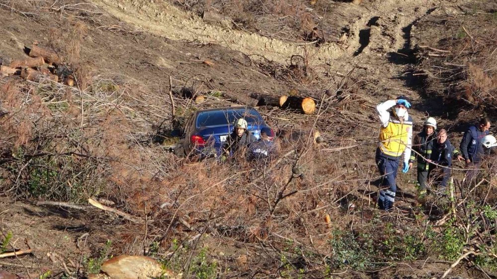 Fotoğraf merakı Rus uyruklu Türk vatandaşı son model aracından etti