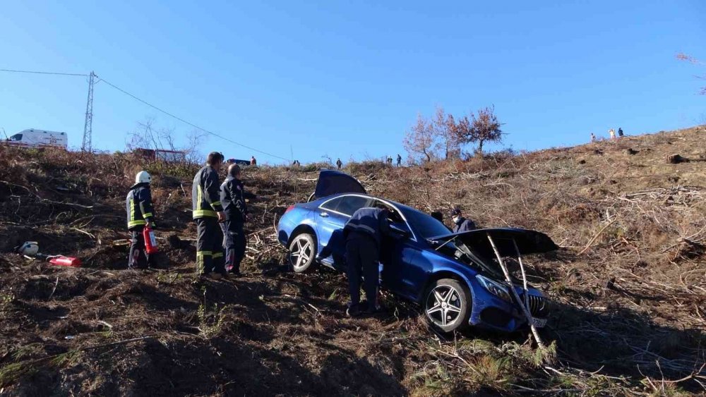 Fotoğraf merakı Rus uyruklu Türk vatandaşı son model aracından etti