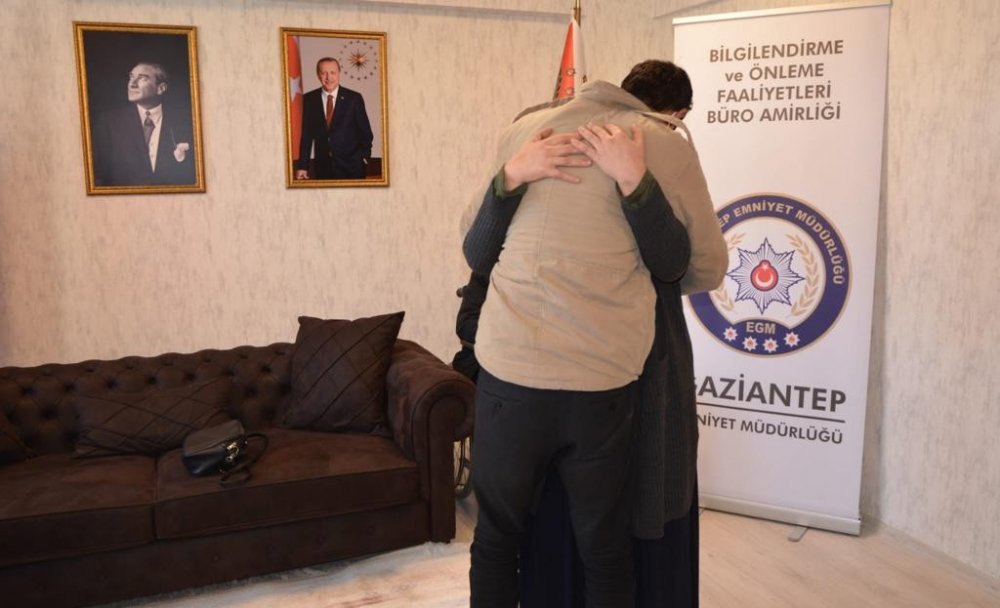 İkna edilerek teslim olan PKK'lı terörist annesine böyle kavuştu