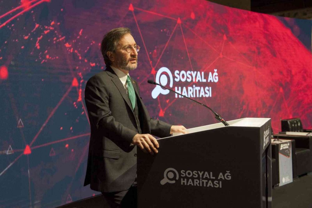 İletişim Başkanı Altun sosyal ağ kullanımı ile ortaya çıkan sorun ve tehditlere dikkat çekti