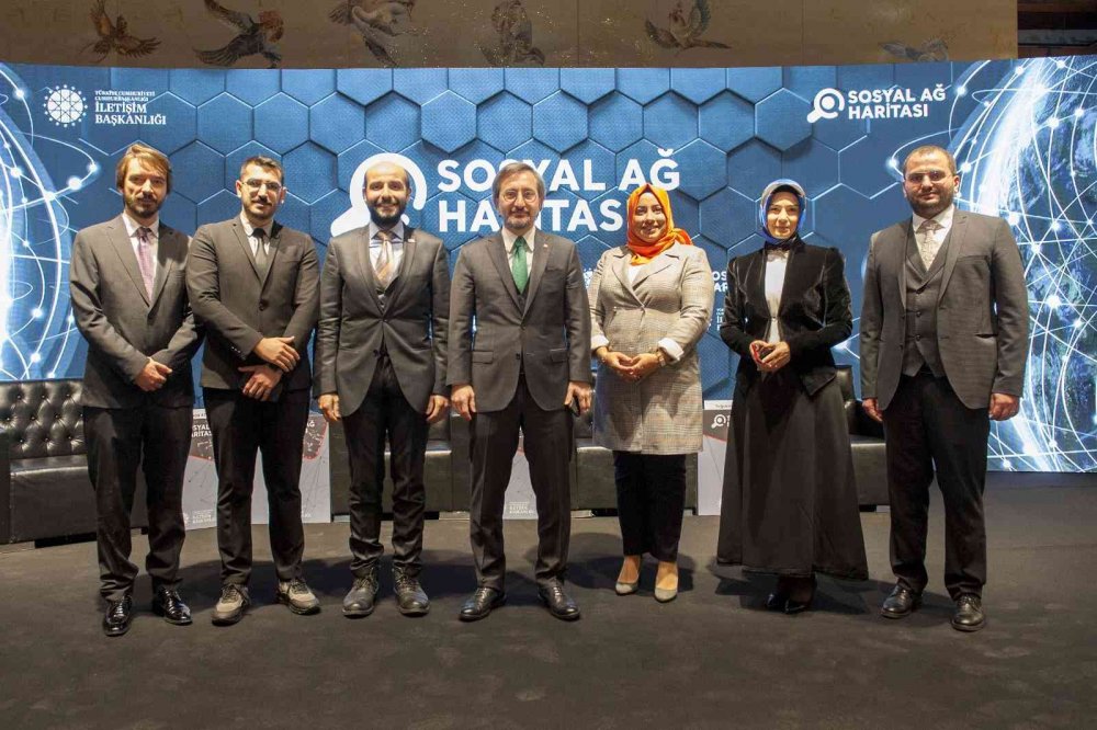 İletişim Başkanı Altun sosyal ağ kullanımı ile ortaya çıkan sorun ve tehditlere dikkat çekti