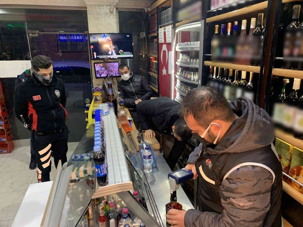 Polis tekel bayilerini didik didik aradı