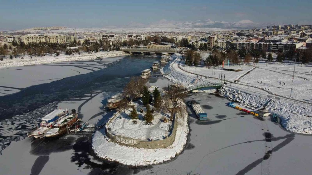 Türkiye'nin en soğuk ilçelerinden biri Konya'da! Adeta buz kesti