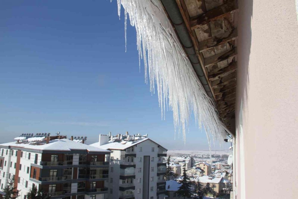 Türkiye'nin en soğuk ilçelerinden biri Konya'da! Adeta buz kesti