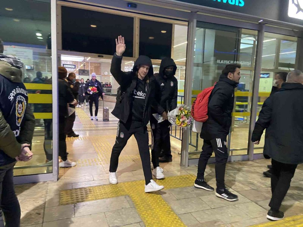 Beşiktaş kafilesi Konya’da böyle karşılandı