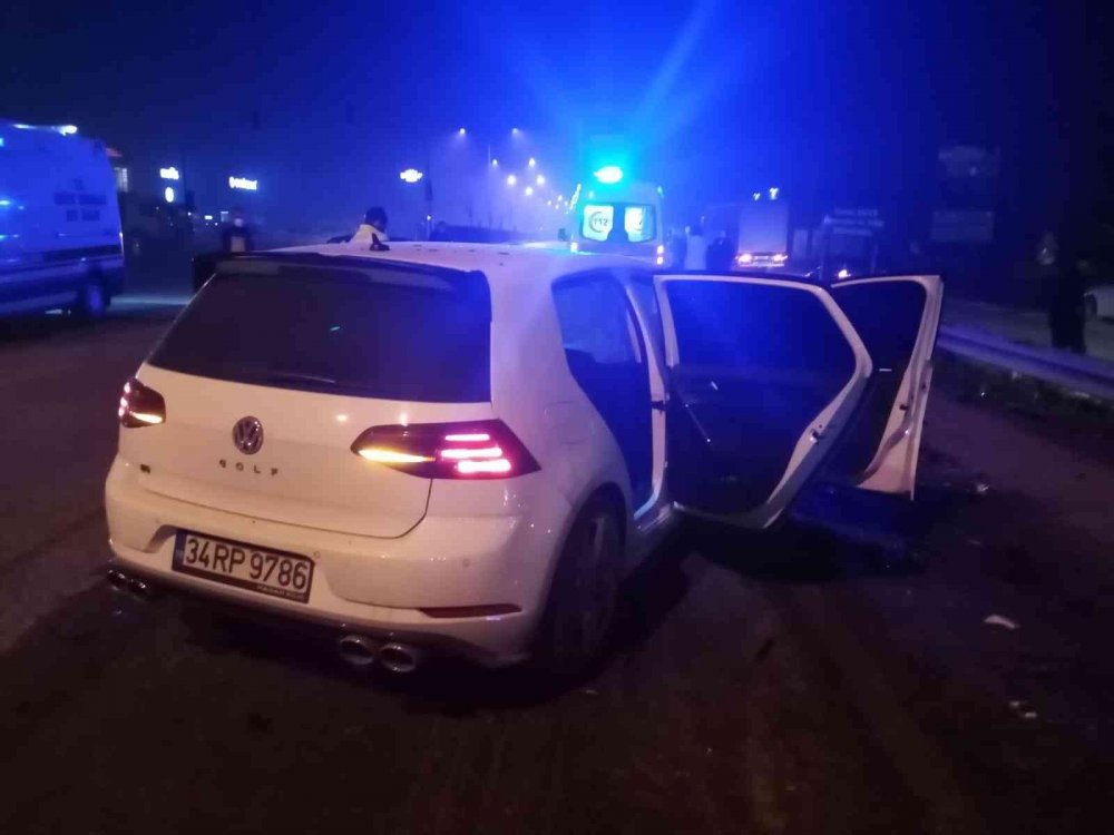 Kırmızı ışıkta kaza! 6 yaralı