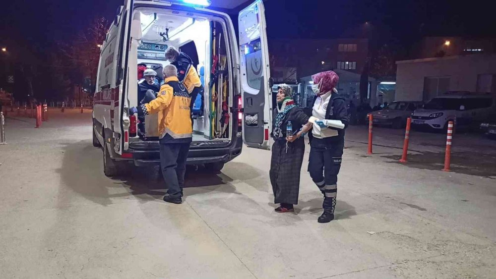 Kırmızı ışıkta kaza! 6 yaralı