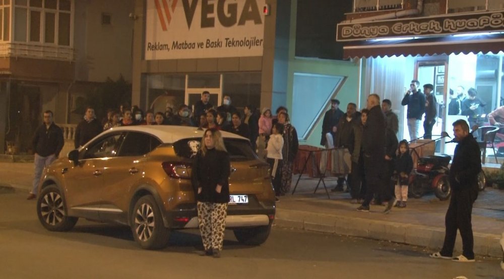 Üç katlı apartmanda yangın! Vatandaşlar büyük korku yaşadı