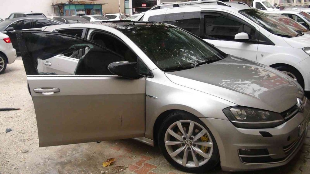 Antalya'da aracı beyzbol sopasıyla parçalandı haberi polisten öğrendi