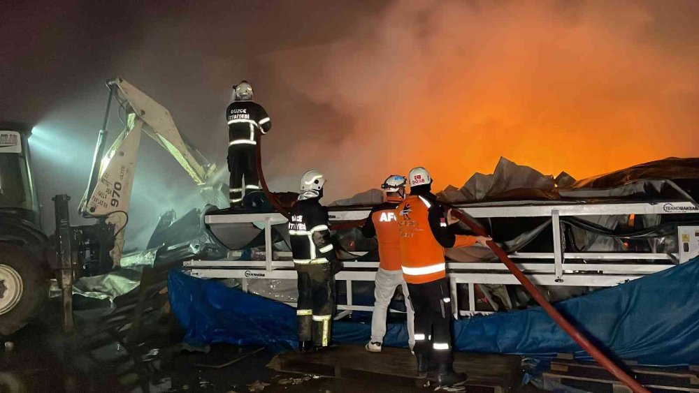 Düzce'deki Kelebek Mobilya fabrikasındaki hasar havadan görüntülendi