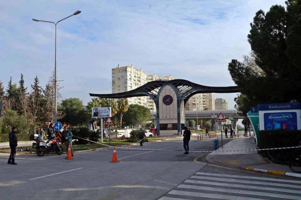 Antalya'da bomba paniği yaşandı! Patlamadan hemen önce gelip aldı