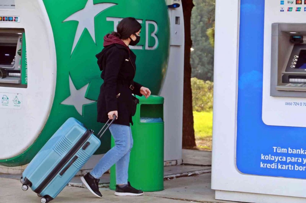 Antalya'da bomba paniği yaşandı! Patlamadan hemen önce gelip aldı