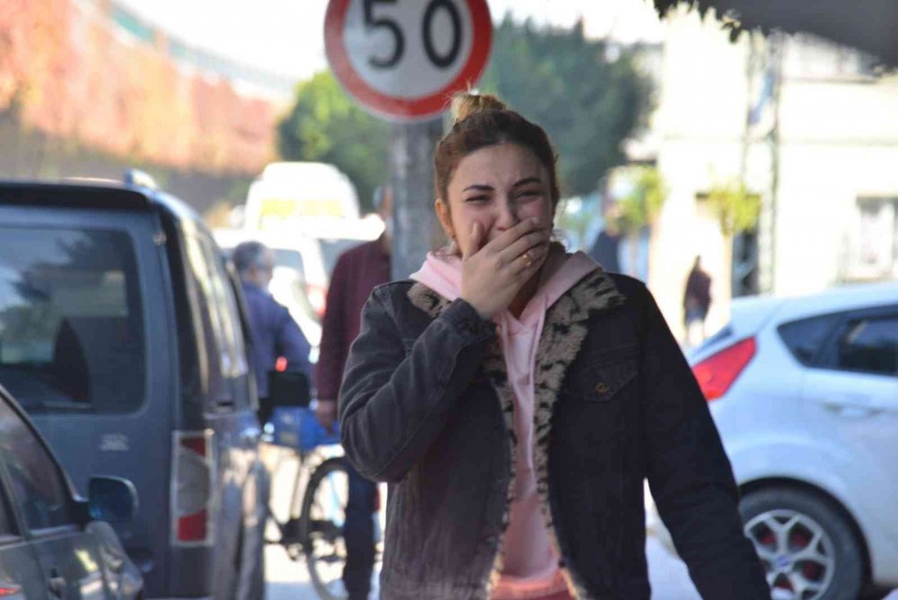 Ölüm onu alışverişte yakaladı! Market önündeki kedi cesedin yanından ayrılmak istemedi