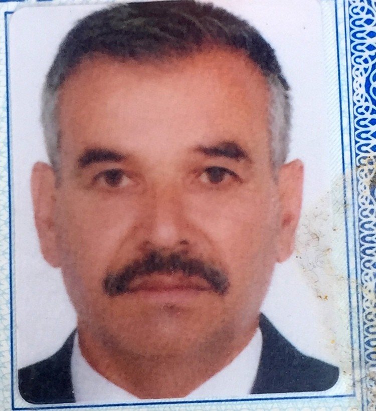 Ölüm onu alışverişte yakaladı! Market önündeki kedi cesedin yanından ayrılmak istemedi