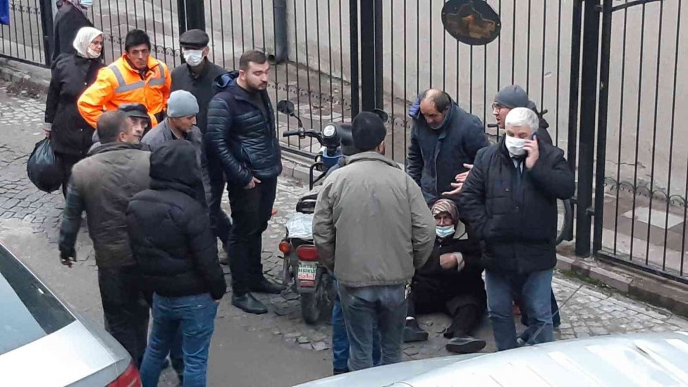 Afyon'da ticari araç elektrikli bisiklete çarptı! Yaşlı kadın yaralandı