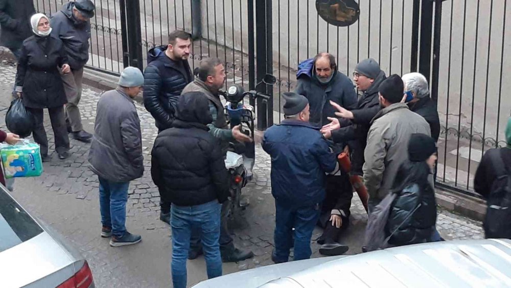 Afyon'da ticari araç elektrikli bisiklete çarptı! Yaşlı kadın yaralandı