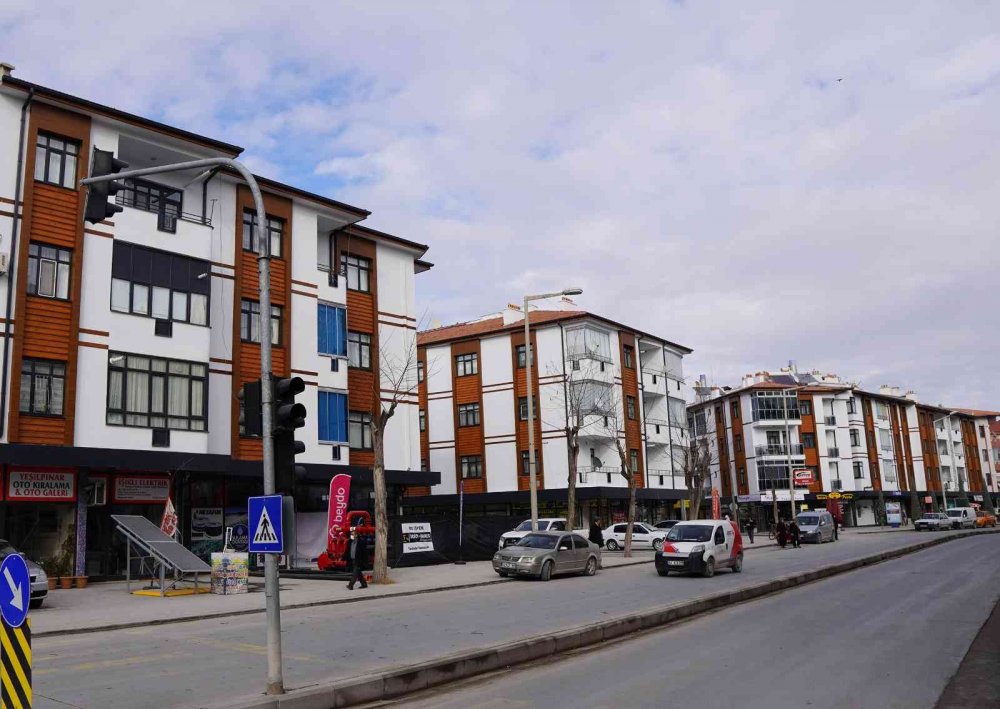 Karapınar’da 180 dükkan 80 konutta cephe düzenlemesi