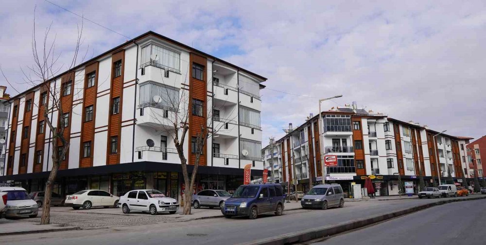 Karapınar’da 180 dükkan 80 konutta cephe düzenlemesi